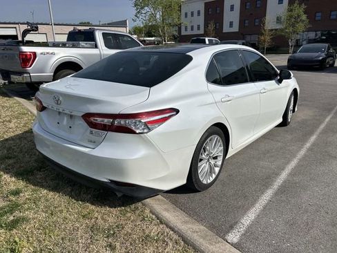 Used 2018 Toyota Camry XLE image 4