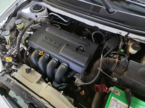 Used 2004 Toyota Matrix AWD image 37
