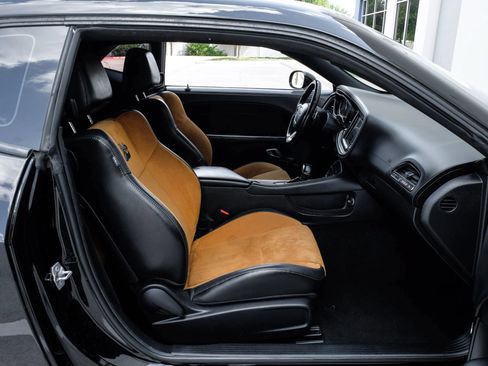 Used 2020 Dodge Challenger R/T Scat Pack w/ Plus Package RWD image 37
