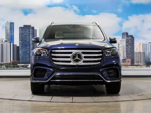 Used 2026 Mercedes-Benz GLS 450 4MATIC image 3
