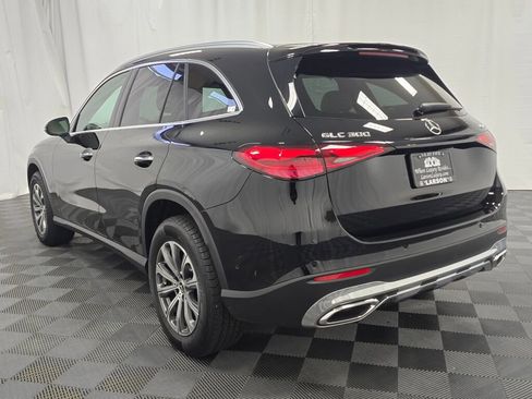 Used 2025 Mercedes-Benz GLC 300 4MATIC image 4