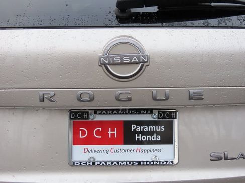 Used 2025 Nissan Rogue SL image 7