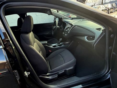 Used 2022 Chevrolet Malibu LT FWD image 25