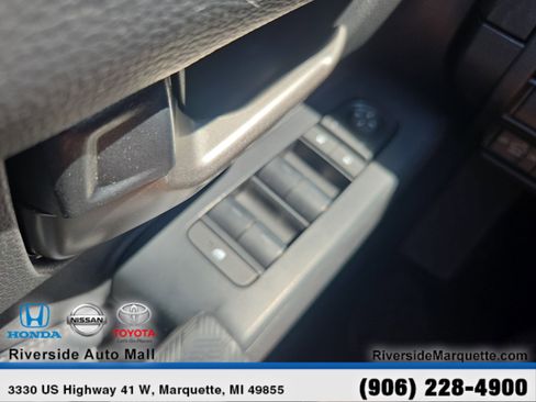Used 2024 Toyota Tacoma Limited w/ Limited Package (LT) AWD/4WD image 24