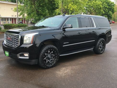 Used 2020 GMC Yukon XL Denali AWD/4WD image 12