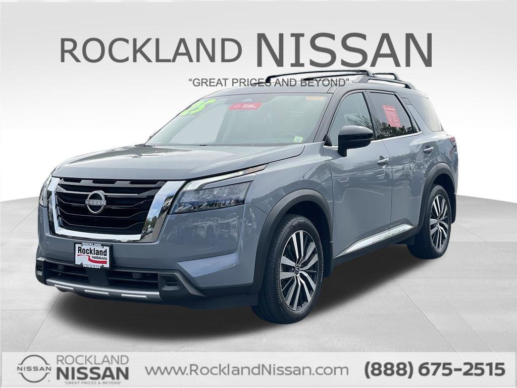 Certified 2025 Nissan Pathfinder Platinum AWD/4WD image 1