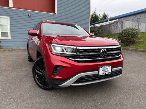 Used 2022 Volkswagen Atlas Cross Sport SE image 1