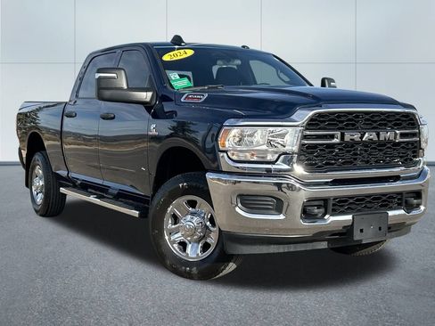 Used 2024 RAM 3500 Tradesman w/ Chrome Appearance Group AWD/4WD image 35