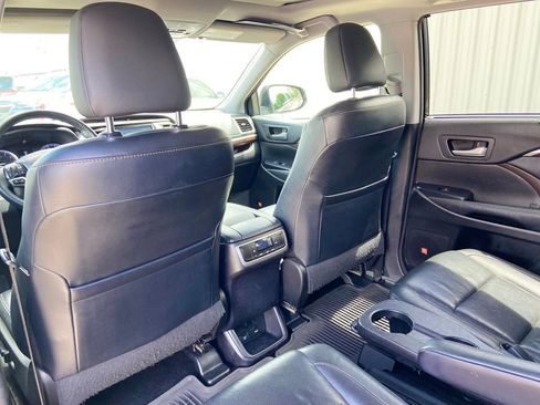Used 2015 Toyota Highlander Limited AWD/4WD image 20