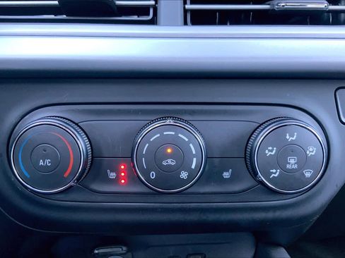 Certified 2025 Chevrolet Trax RS w/ Driver Confidence Package image 35