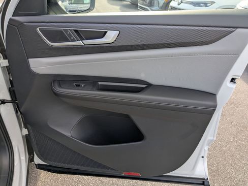 New 2026 Volkswagen Atlas Cross Sport SEL R-Line image 34