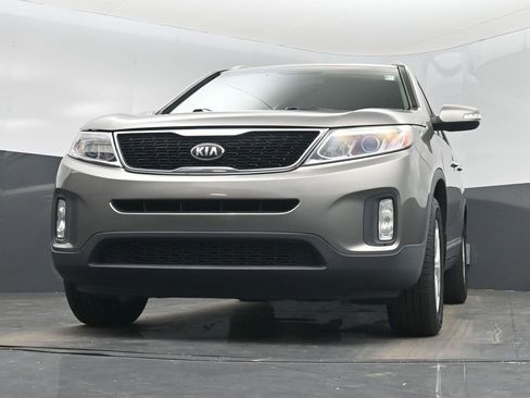 Used 2015 Kia Sorento LX image 42