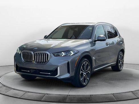Certified 2025 BMW X5 xDrive40i w/ Premium Package image 3