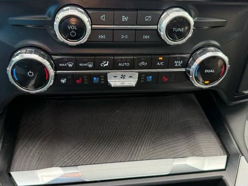 Used 2024 Ford F250 Platinum image 20