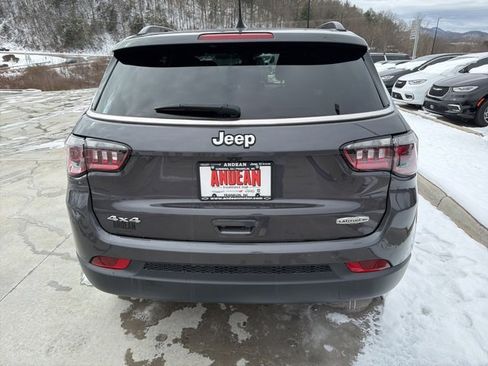 Used 2024 Jeep Compass Latitude image 4