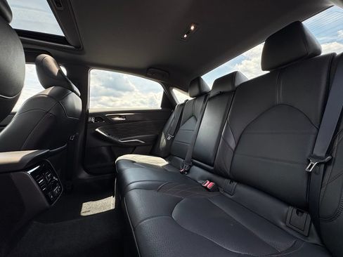 Used 2022 Toyota Avalon Limited w/ Advanced Safety Package FWD image 18
