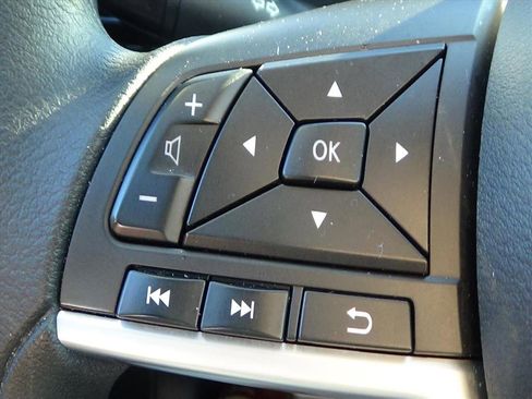 Used 2025 Nissan Altima 2.5 SV image 17