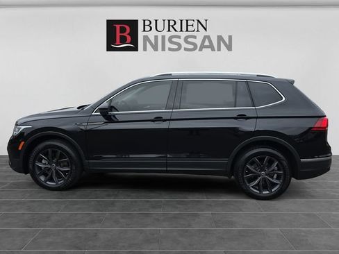 Used 2022 Volkswagen Tiguan SE AWD/4WD image 2