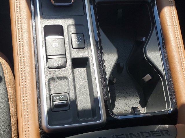 Certified 2025 Nissan Pathfinder Platinum w/ Cargo Package FWD image 5