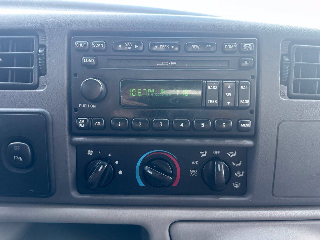 Used 2001 Ford F250 XLT AWD/4WD image 3