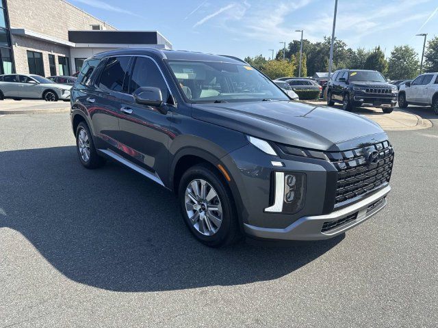 Used 2024 Hyundai Palisade SEL AWD/4WD image 3