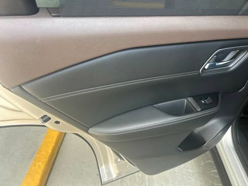 Used 2021 Nissan Rogue SV w/ Premium Package FWD image 17