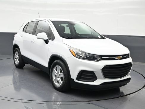 Used 2020 Chevrolet Trax LS FWD image 8