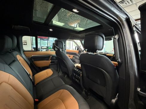 Used 2024 Land Rover Defender 110 X AWD/4WD image 33