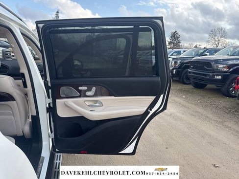 Used 2021 Mercedes-Benz GLS 580 4MATIC image 33