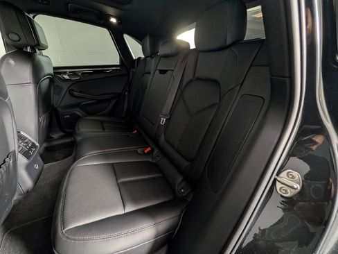 Certified 2025 Porsche Macan image 24