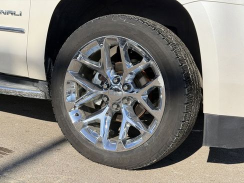 Used 2015 GMC Yukon XL SLT w/ Open Road Package image 29