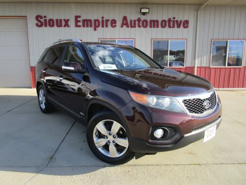 Used 2012 Kia Sorento EX w/ EX V6 Premium Pkg AWD/4WD image 1