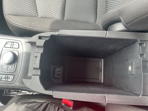 Used 2022 GMC Terrain SLE w/ Driver Convenience Package FWD image 20