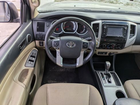 Used 2015 Toyota Tacoma PreRunner w/ SR5 Package image 14