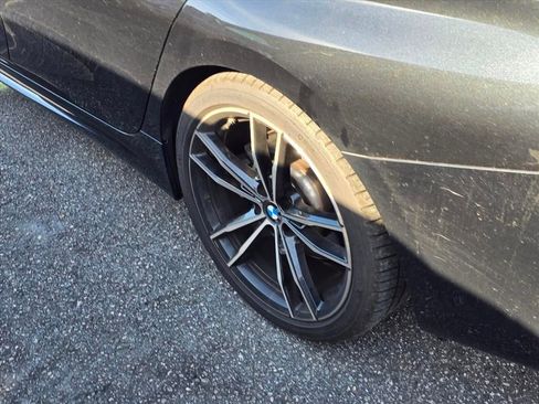 Used 2021 BMW 330i Sedan w/ M Sport Package image 19
