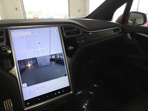 Used 2016 Tesla Model X 90D AWD/4WD image 38