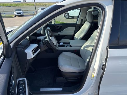 Used 2025 Lincoln Aviator AWD w/ Jet Appearance Package image 20