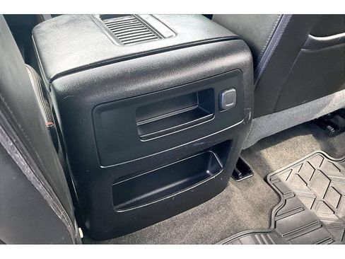 Used 2018 GMC Sierra 3500 Denali w/ Duramax Plus Package AWD/4WD image 11
