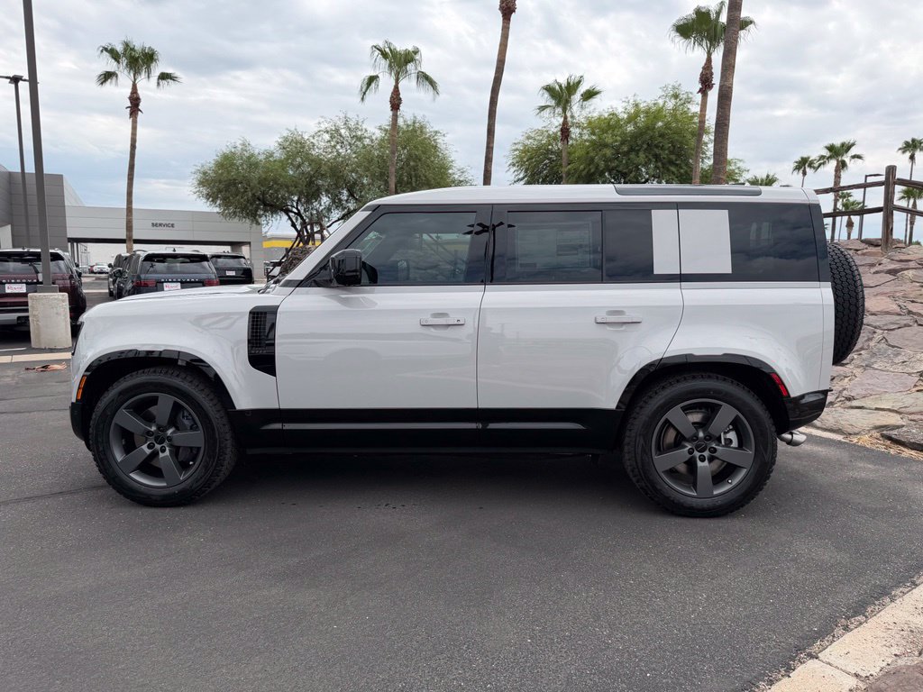 New 2026 Land Rover Defender 110 X-Dynamic SE AWD/4WD image 3
