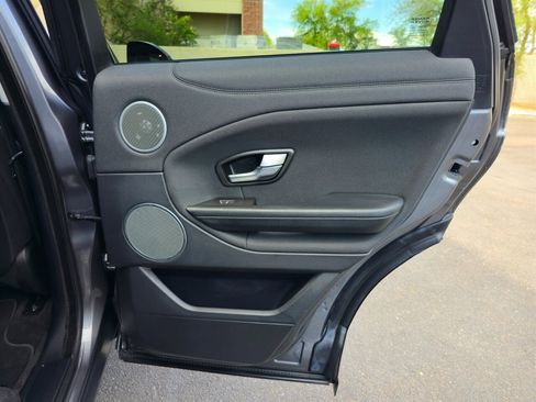 Used 2017 Land Rover Range Rover Evoque SE image 25