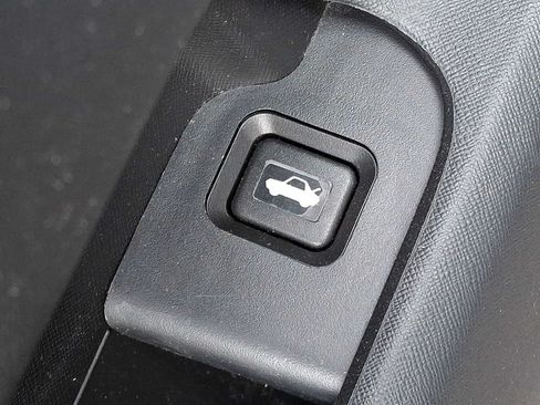 Used 2006 Honda CR-V LX image 24