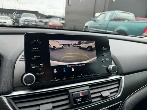 Used 2018 Honda Accord LX image 28