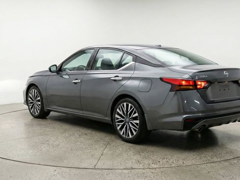 Used 2025 Nissan Altima 2.5 SV image 6