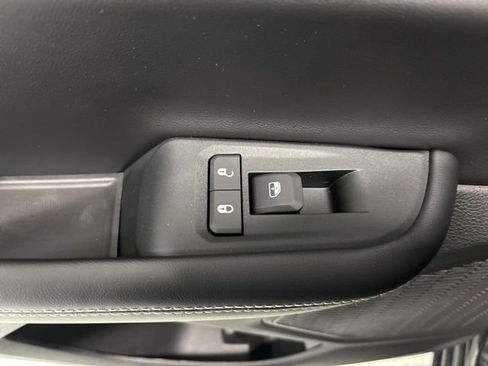 New 2025 Jeep Grand Cherokee Altitude image 25