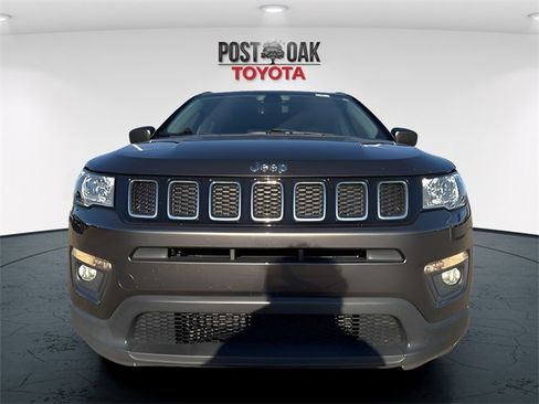 Used 2018 Jeep Compass Latitude w/ Popular Equipment Group image 2
