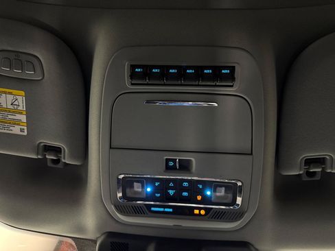 Used 2023 Ford F350 Lariat w/ Lariat Ultimate Package AWD/4WD image 28