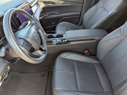 Used 2025 Toyota Camry XSE image 27