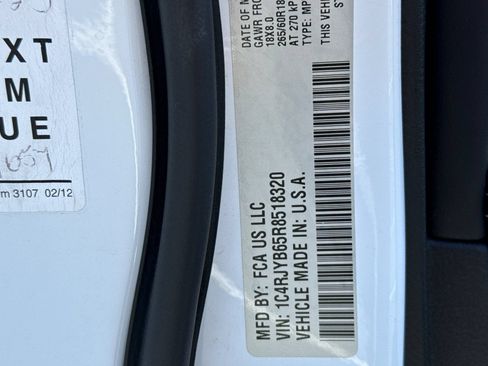 Used 2024 Jeep Grand Cherokee Limited 4xe AWD/4WD image 43