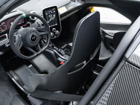 Used 2019 McLaren Senna image 15