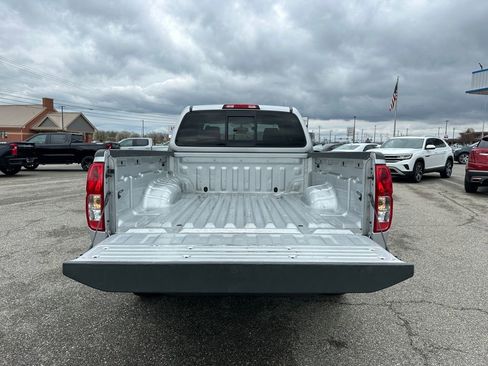 Used 2018 Nissan Frontier SV image 14